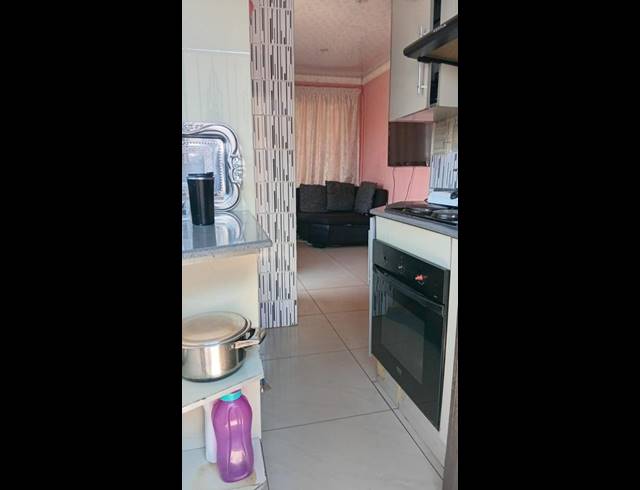 3 BEDROOM HOUSE FOR SALE IN PROTEA GLEN